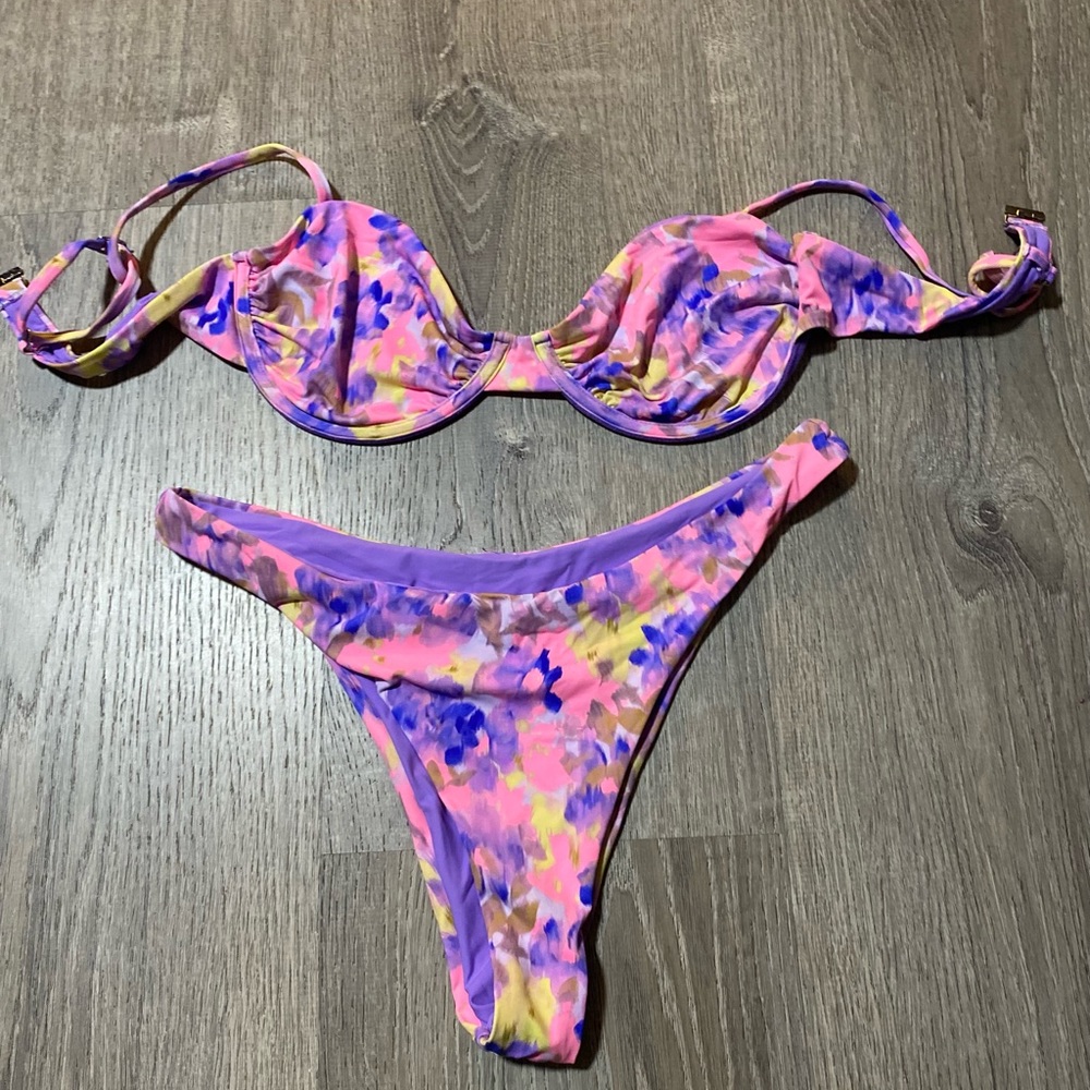 Floral swim suit !